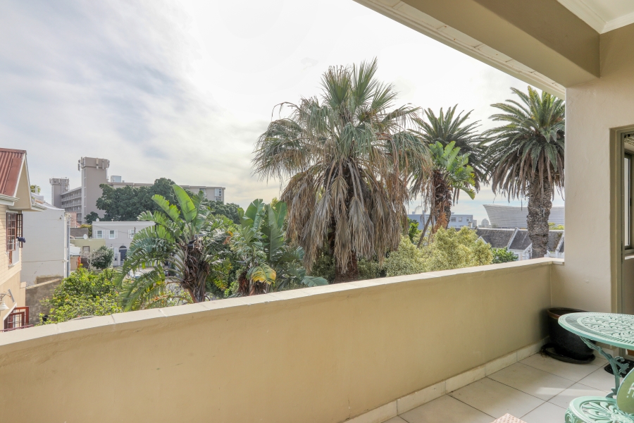 To Let 2 Bedroom Property for Rent in Green Point Western Cape